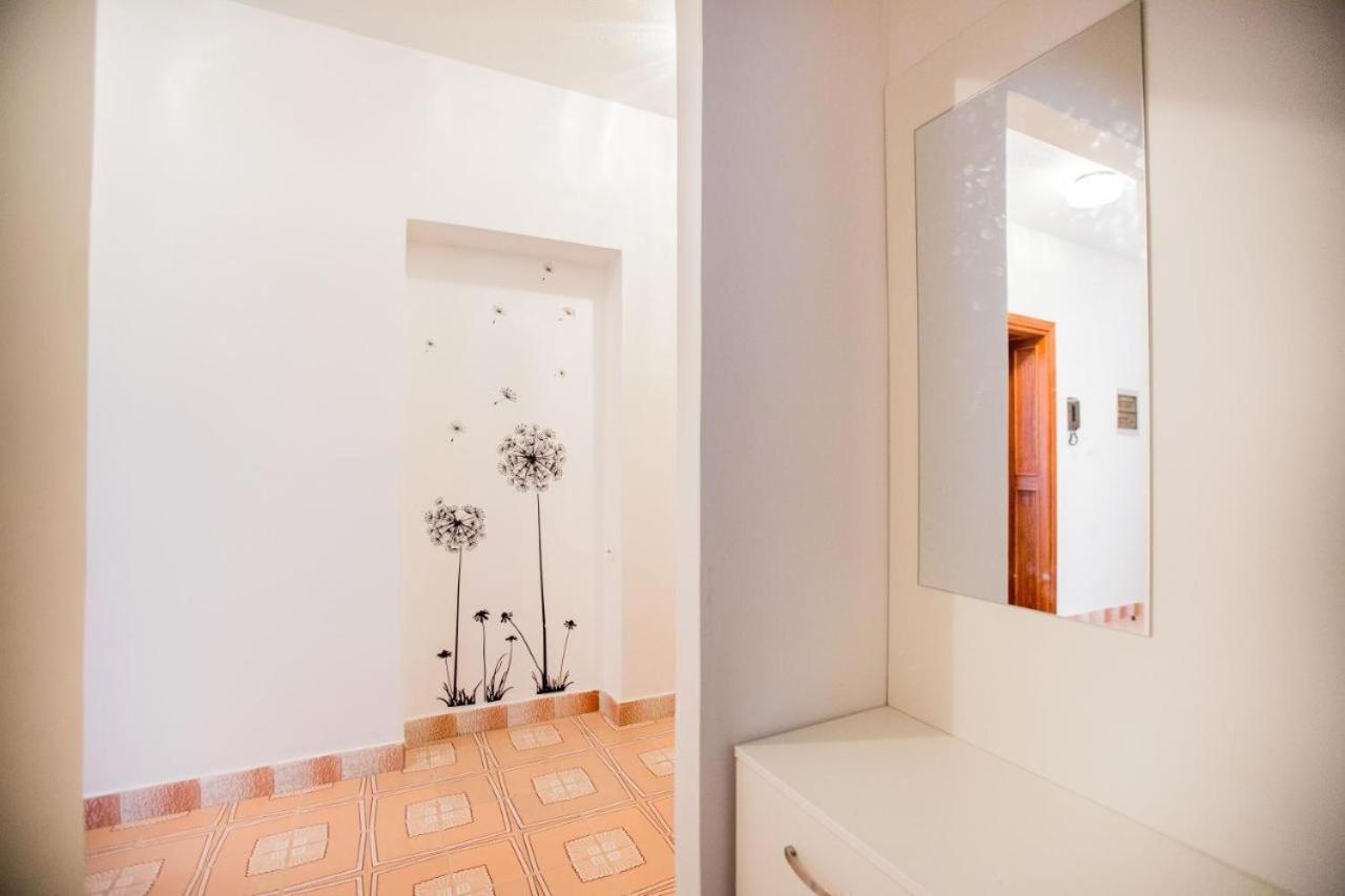 Apartmani M&S Podstrana Luaran gambar