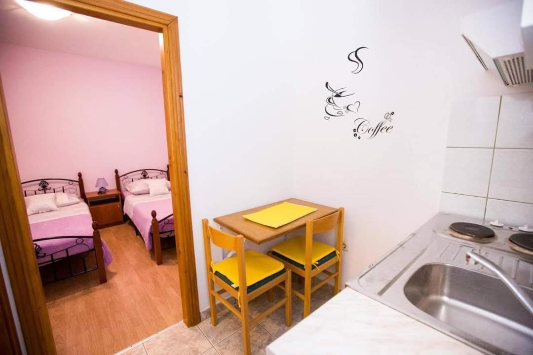 Apartmani M&S Podstrana Luaran gambar
